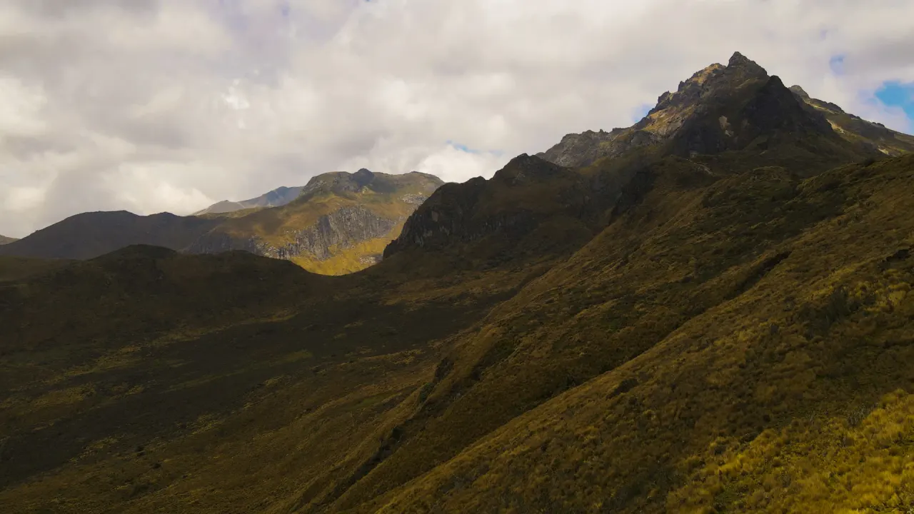 Ecuador Intensifies Operations Against Organized Crime and Illegal Mining